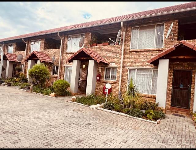 2 BEDROOM APARTMENT FOR SALE IN RIETFONTEIN